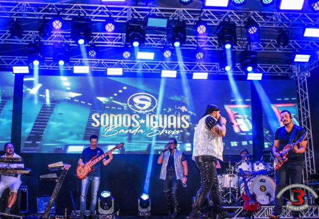 SHOW DA VIRADA ENCANTA POPULAÇÃO DE SALMOURÃO E CELEBRA NOVO ANO COM SUCESSO!